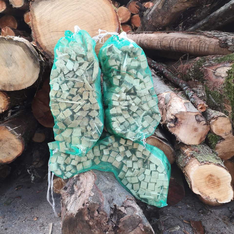 Nets of kiln dried kindling